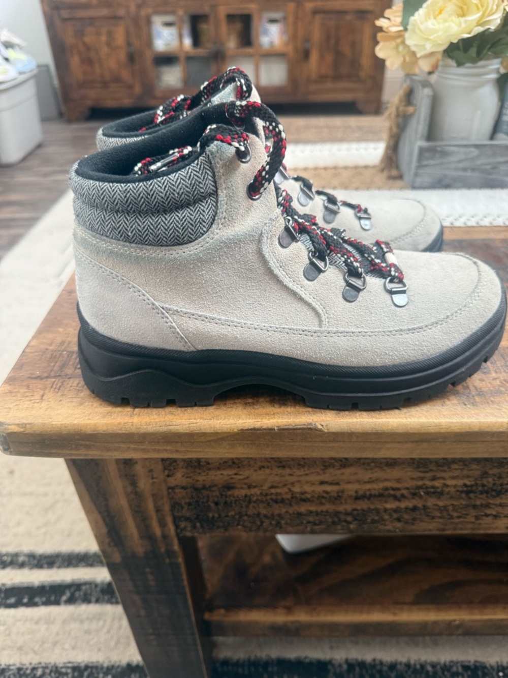 Light Gray Suede Hiking Boots with Black Sole and Red-Black Laces